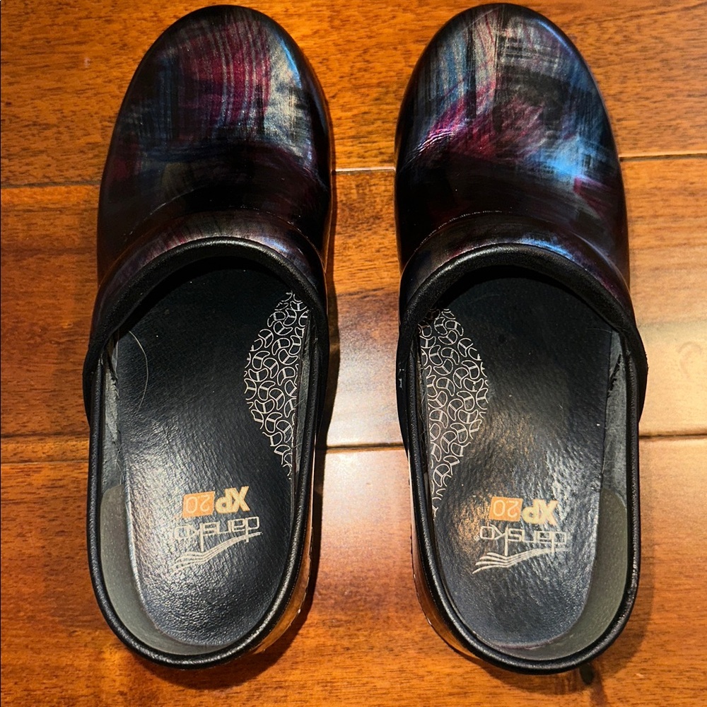 Dansko XP 2.0 Color Sweep Patent Clogs Size 36 
( US 6-6.5) - Picture 4 of 8
